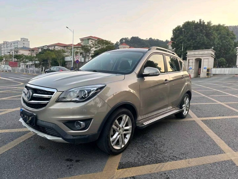 深圳17年长安汽车CS352