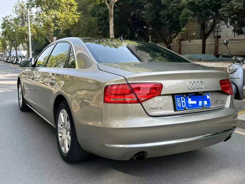 深圳13年奥迪A8L4
