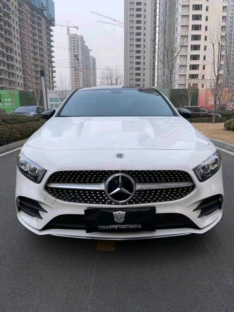 青岛21年奔驰A1