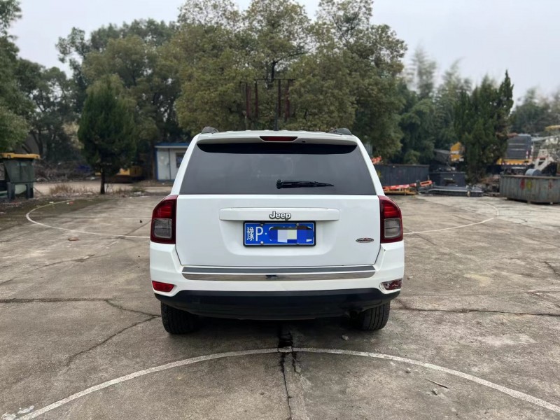 上饒15年Jeep指南者9