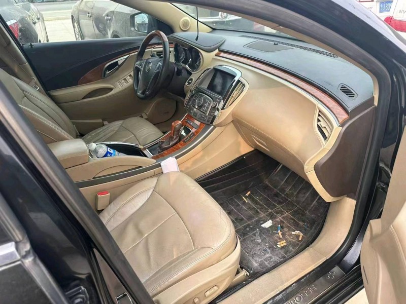 枣庄10年别克君越8