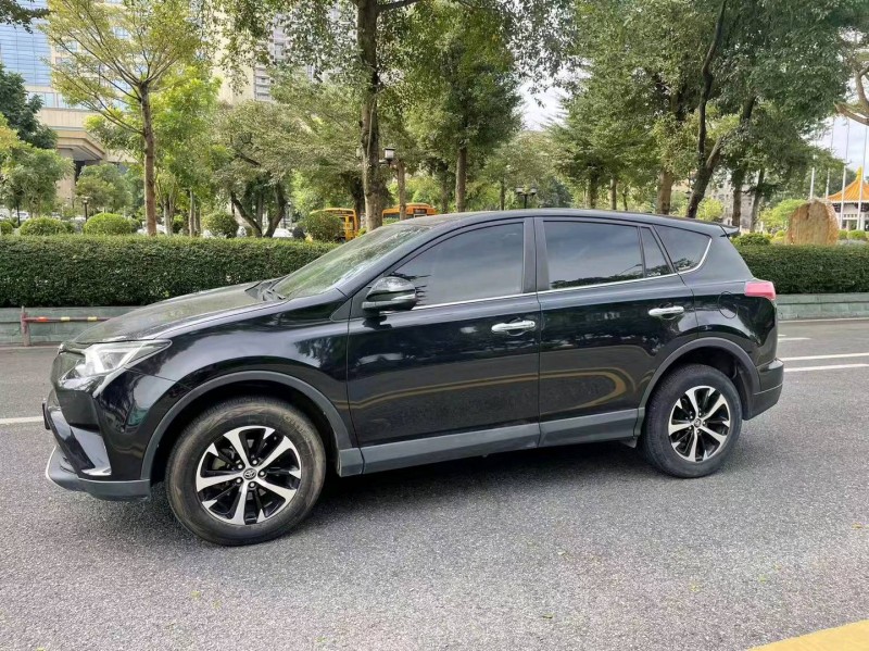 茂名18年豐田RAV4榮放3