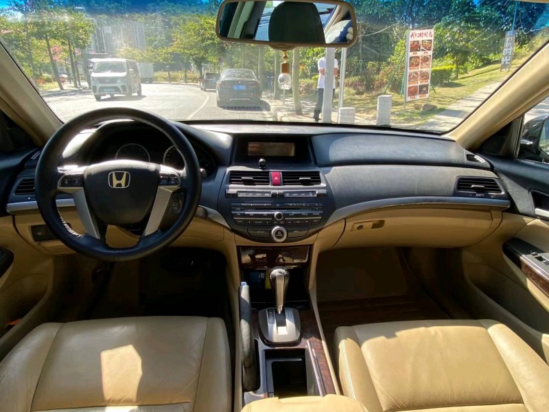 广州08年本田雅阁9