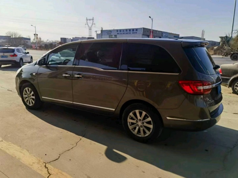 保定18年别克GL85