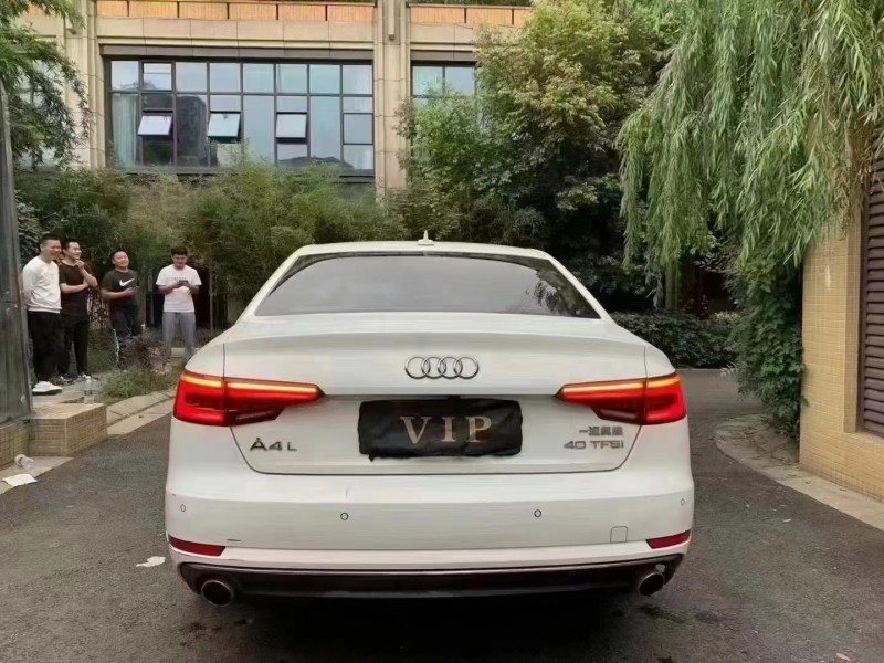 成都18年奥迪A4L9