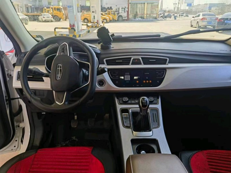 保定22年吉利博越7