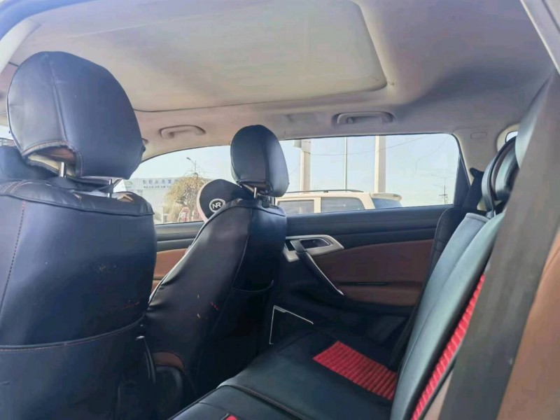 保定22年吉利博越8