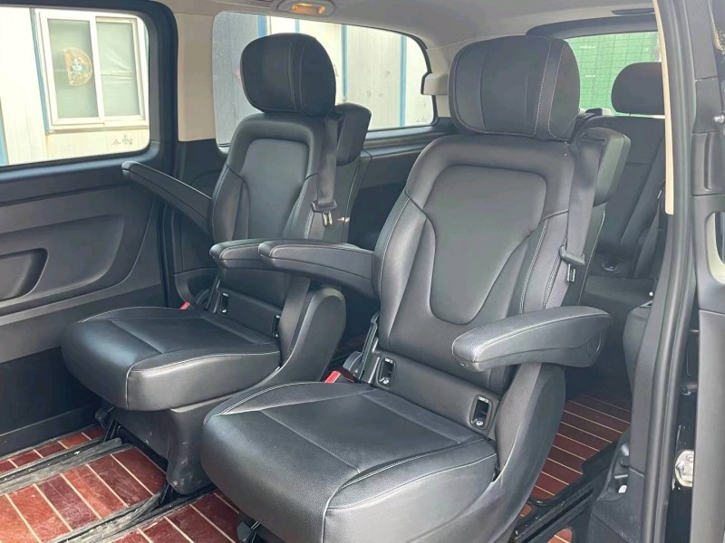 济宁19年奔驰威霆6