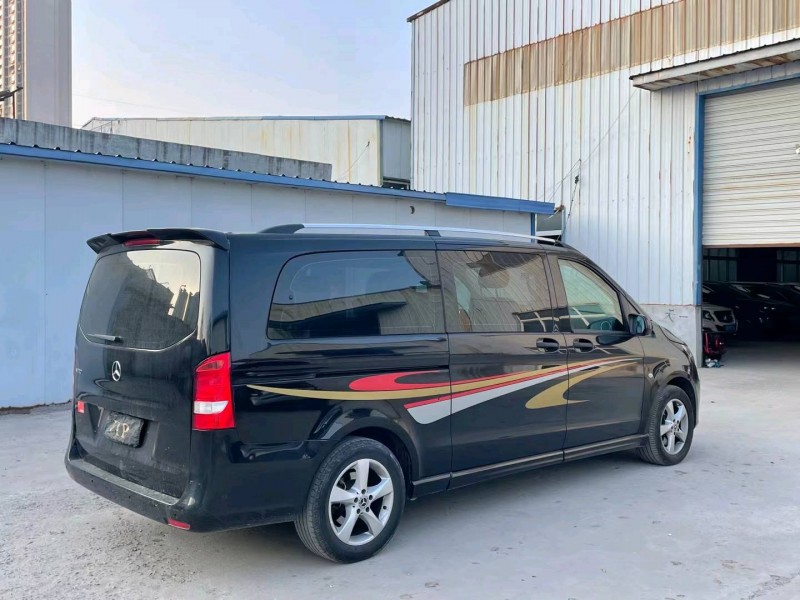 济宁19年奔驰威霆8