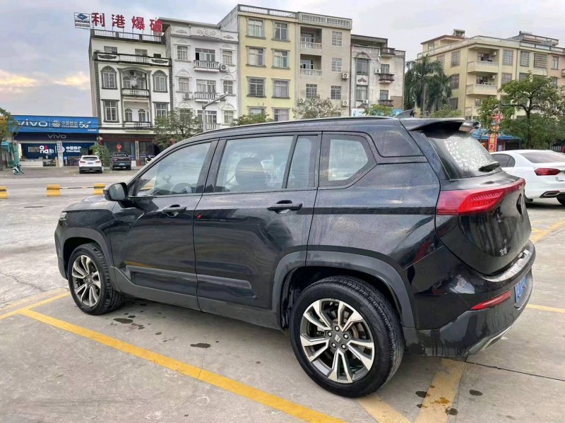 防城港19年寶駿RS57