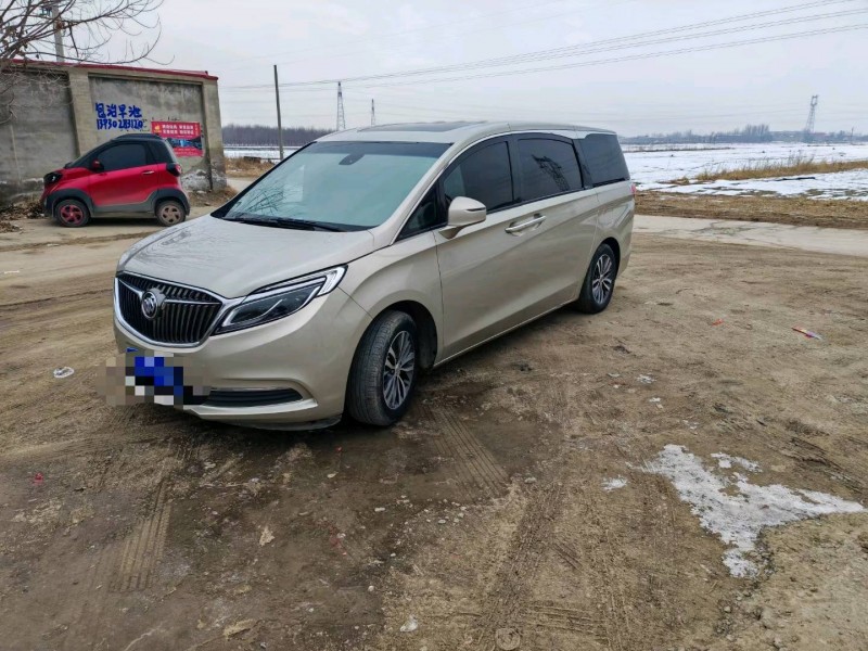 保定17年别克GL82