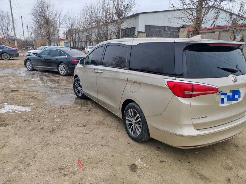 保定17年别克GL87