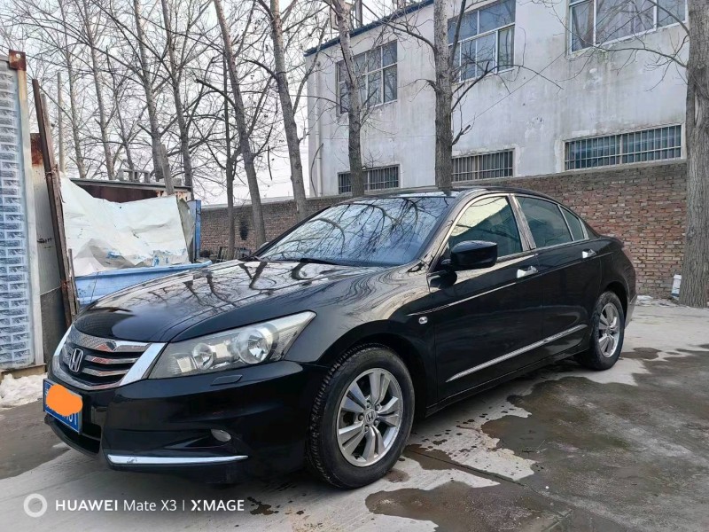 菏泽13年本田雅阁3