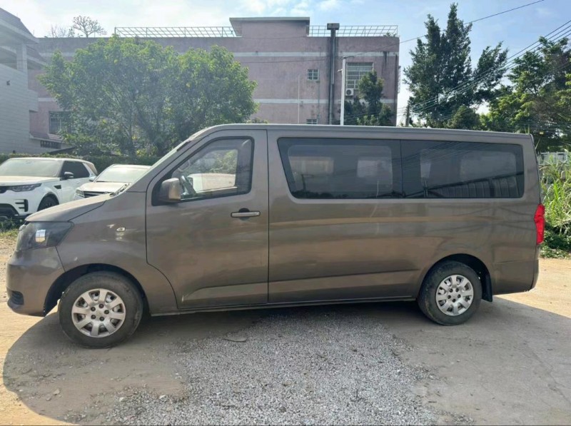 广州19年长安汽车睿行8