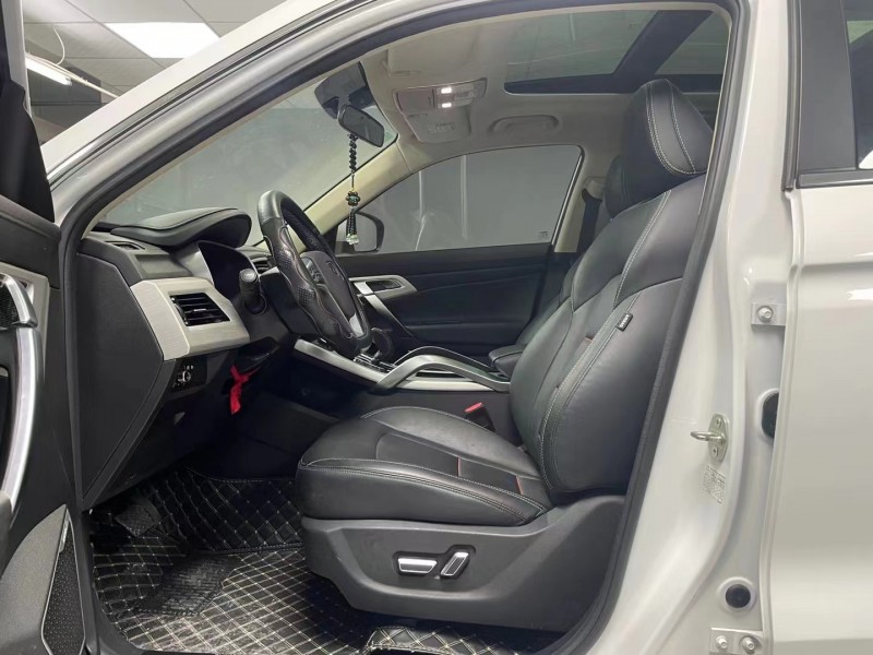 成都20年吉利博越4