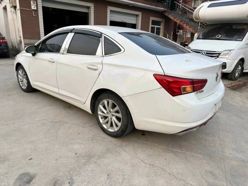 嘉兴17年别克威朗7