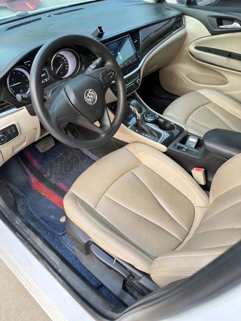 嘉兴17年别克威朗8