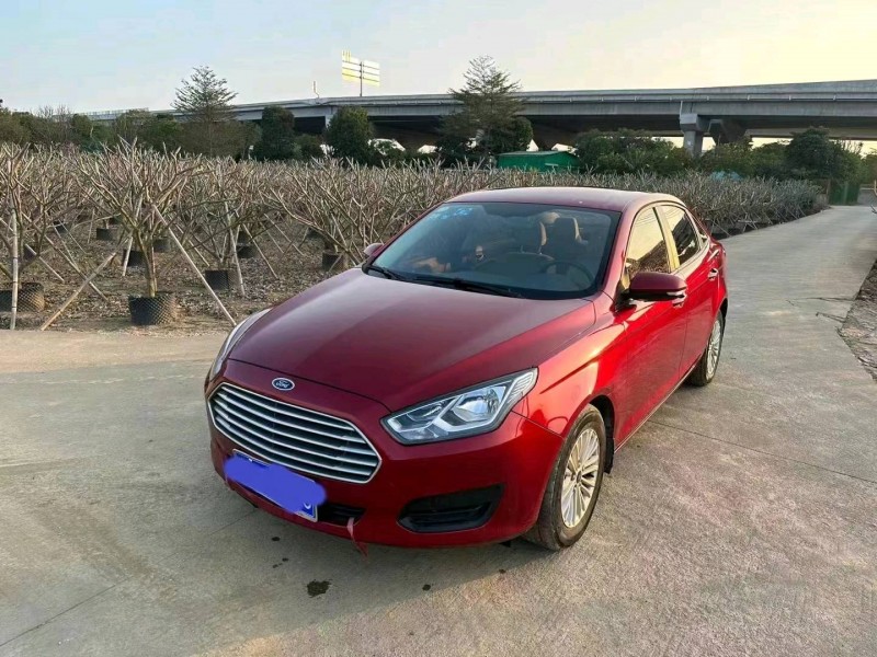 汕头18年福特福睿斯3