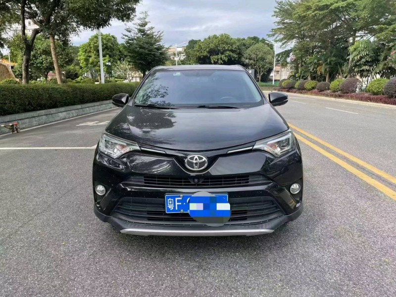 深圳18年丰田RAV4荣放1