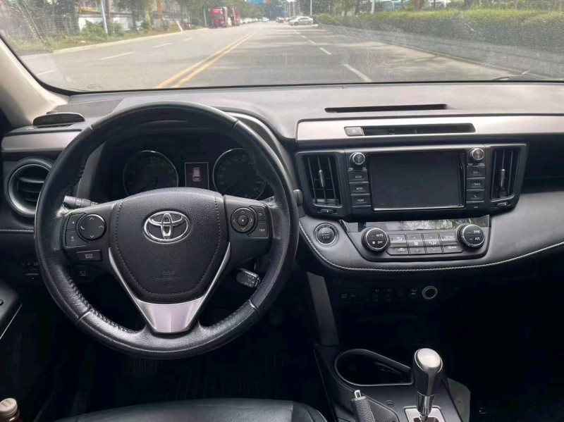 深圳18年丰田RAV4荣放2