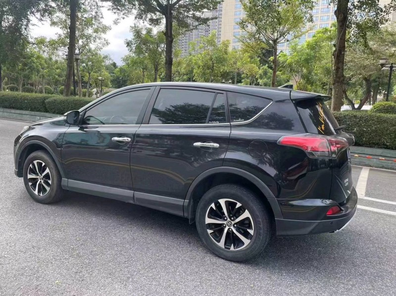 深圳18年丰田RAV4荣放6