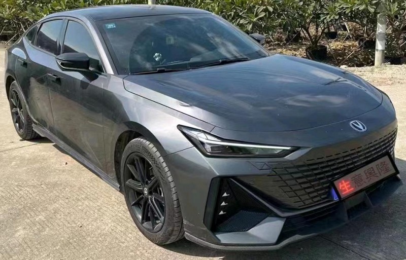 深圳22年长安汽车UNI-V2