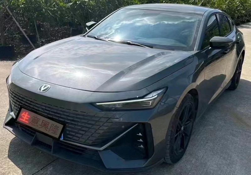 深圳22年长安汽车UNI-V3