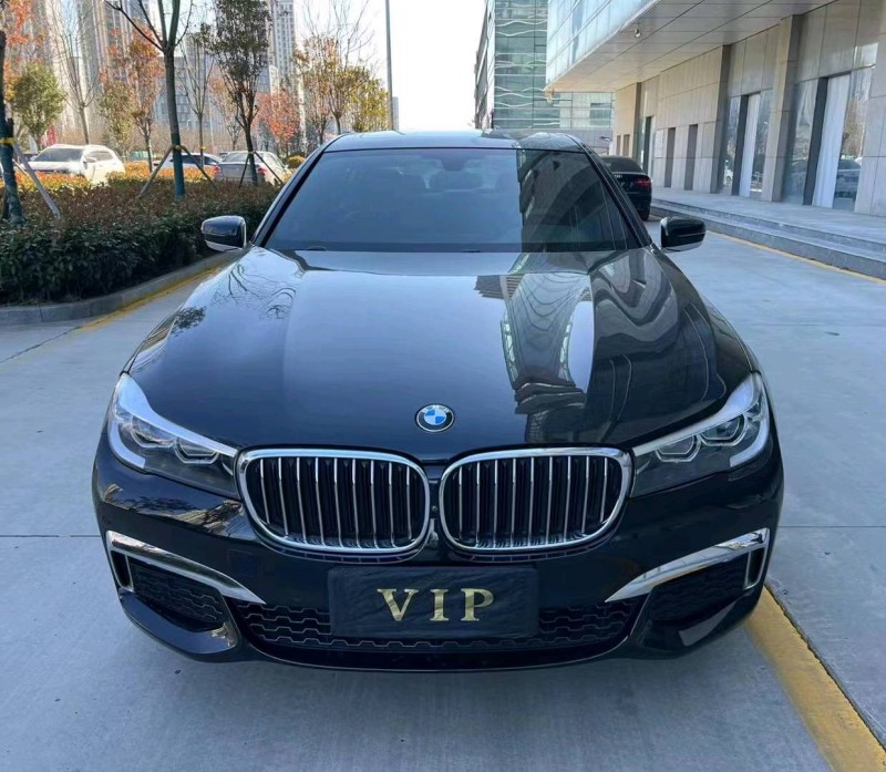 济宁19年宝马7系1