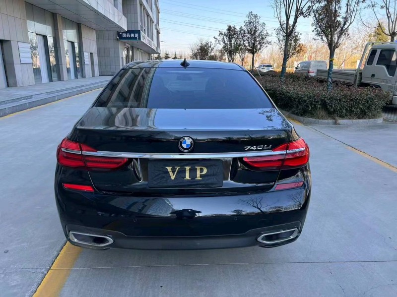 济宁19年宝马7系9