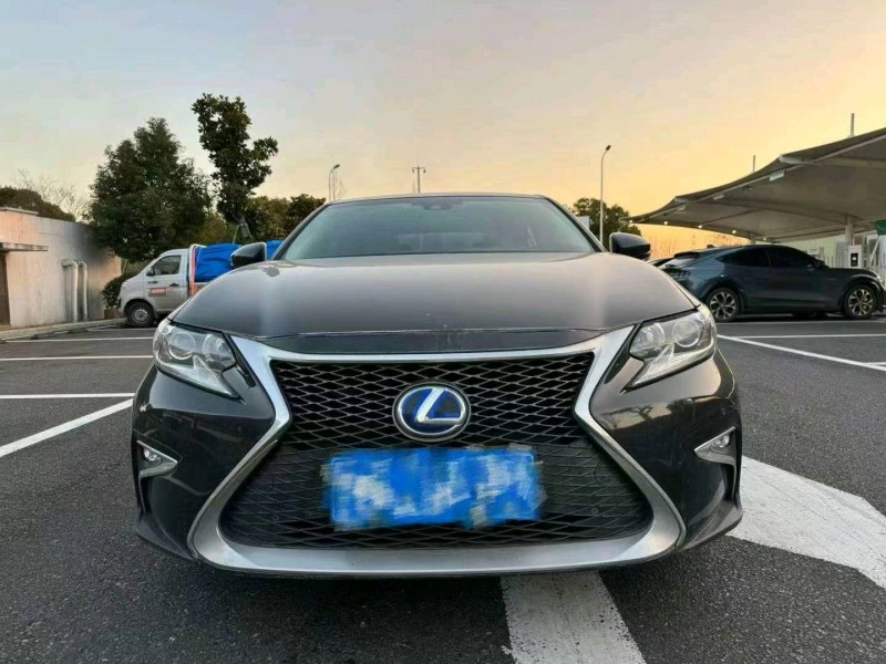 常州18年雷克萨斯ES1