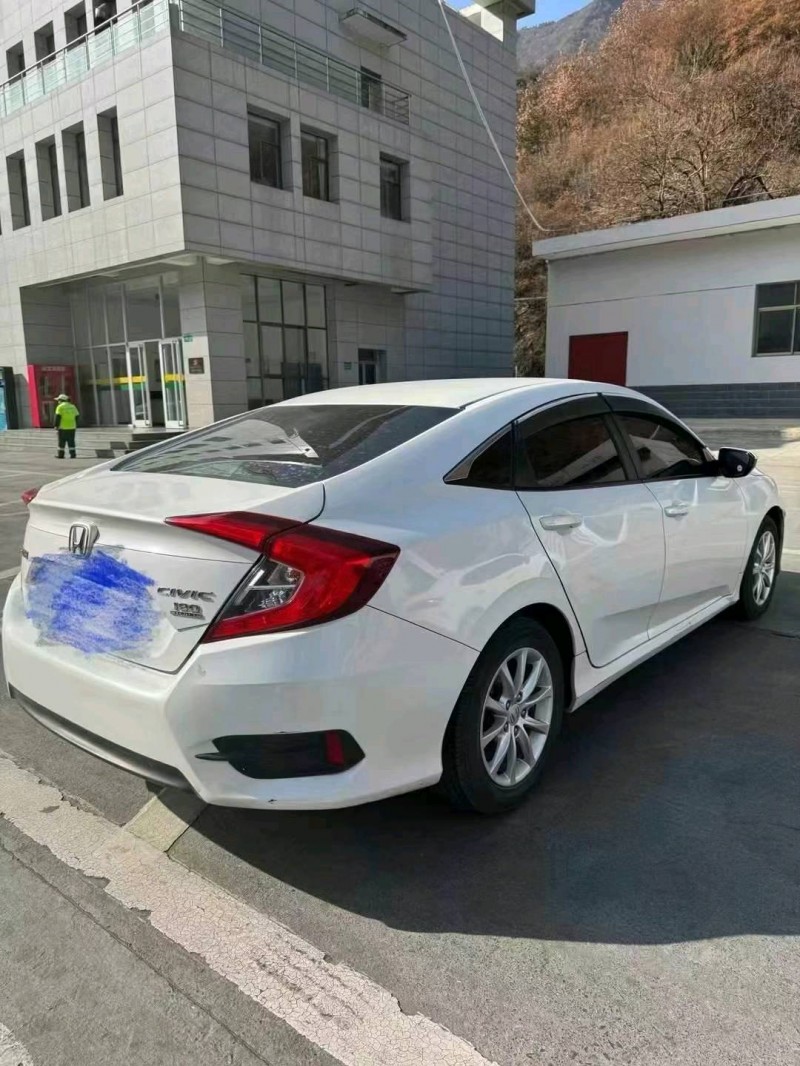 重庆18年本田思域3