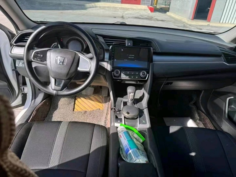 重庆18年本田思域5