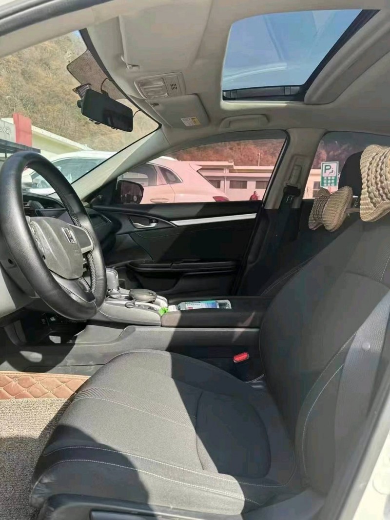 重庆18年本田思域7