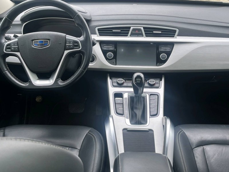 成都18年吉利博越3