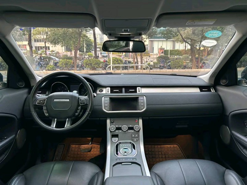 深圳17年路虎极光5