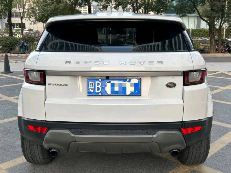 深圳17年路虎极光8