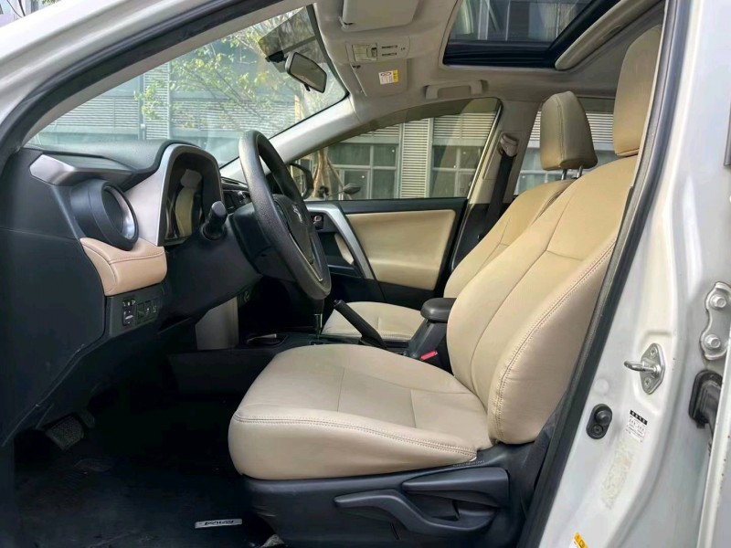 深圳18年丰田RAV4荣放8