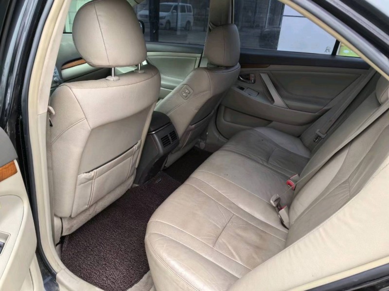 武汉10年丰田凯美瑞8