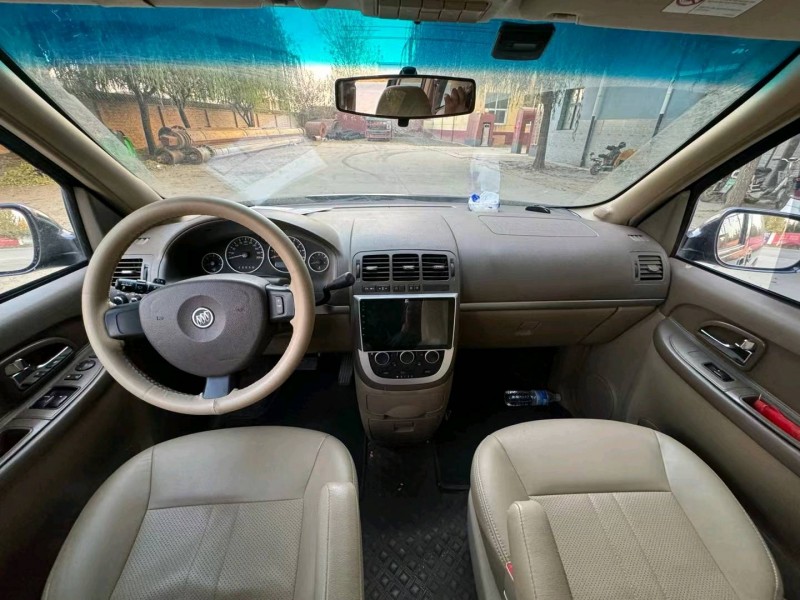 保定15年别克GL84