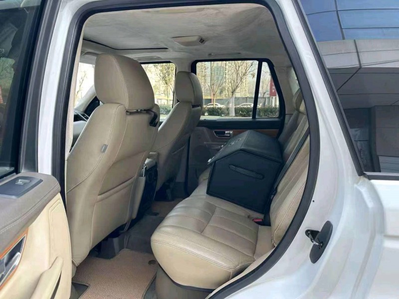 淄博13年路虎揽胜运动5