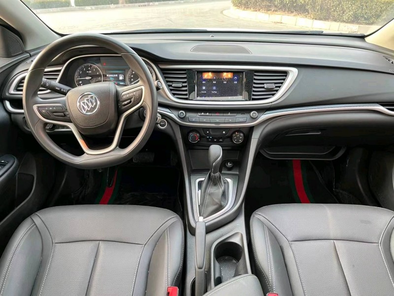 青岛22年别克英朗4