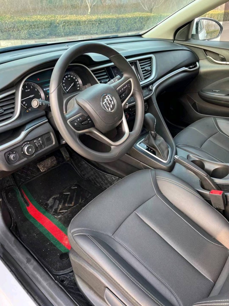 青岛22年别克英朗5