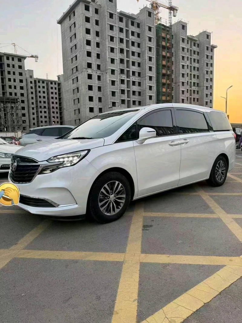 邢台21年别克GL82