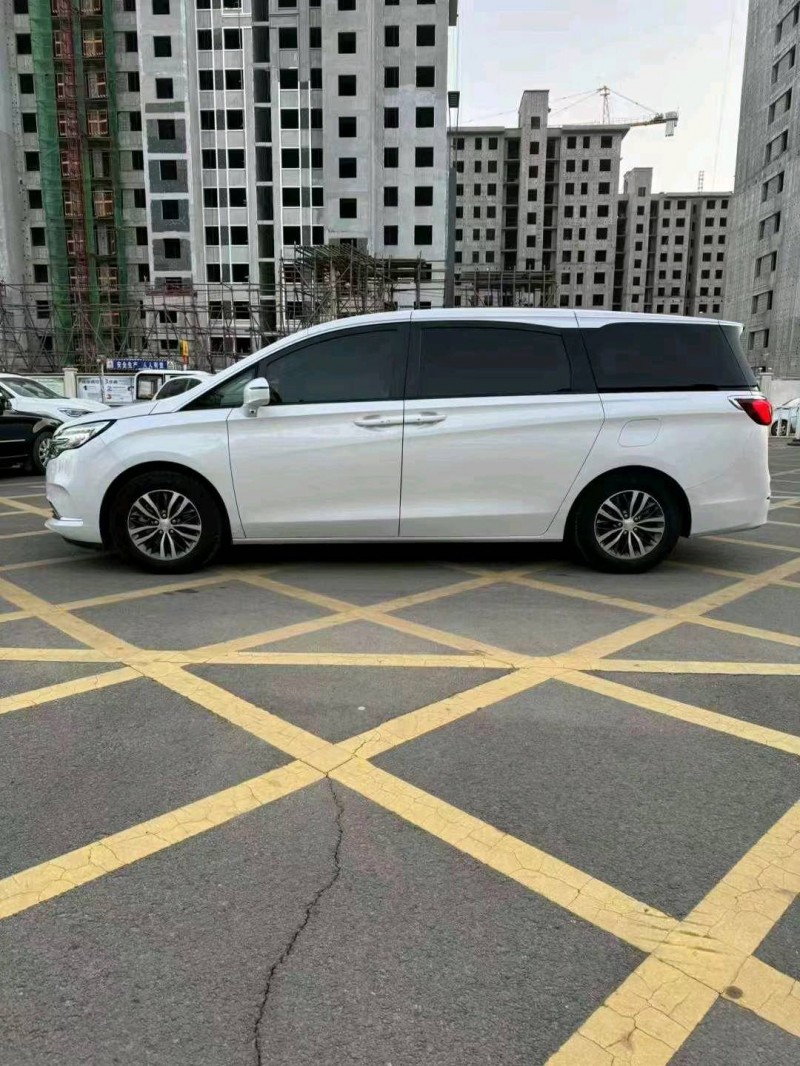 邢台21年别克GL83