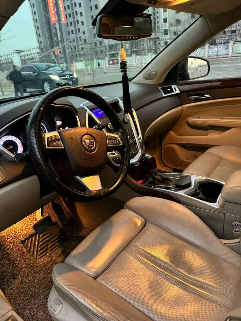 邯郸11年凯迪拉克SRX8