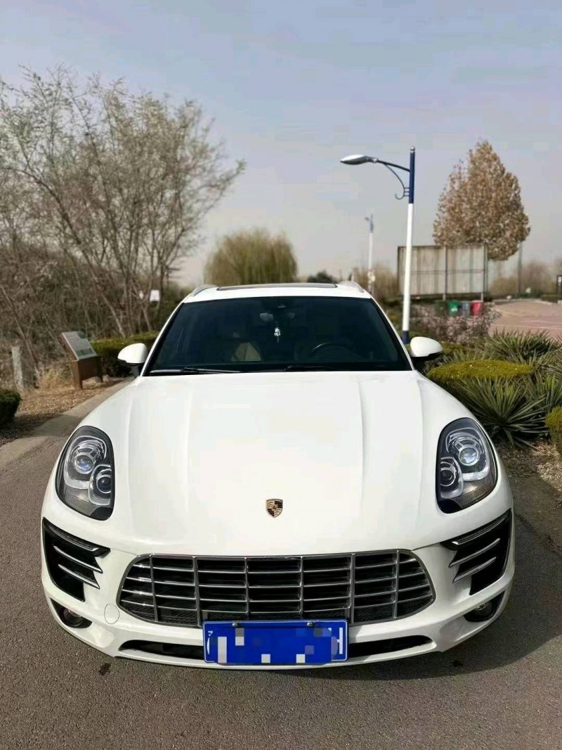 东营17年保时捷Macan1