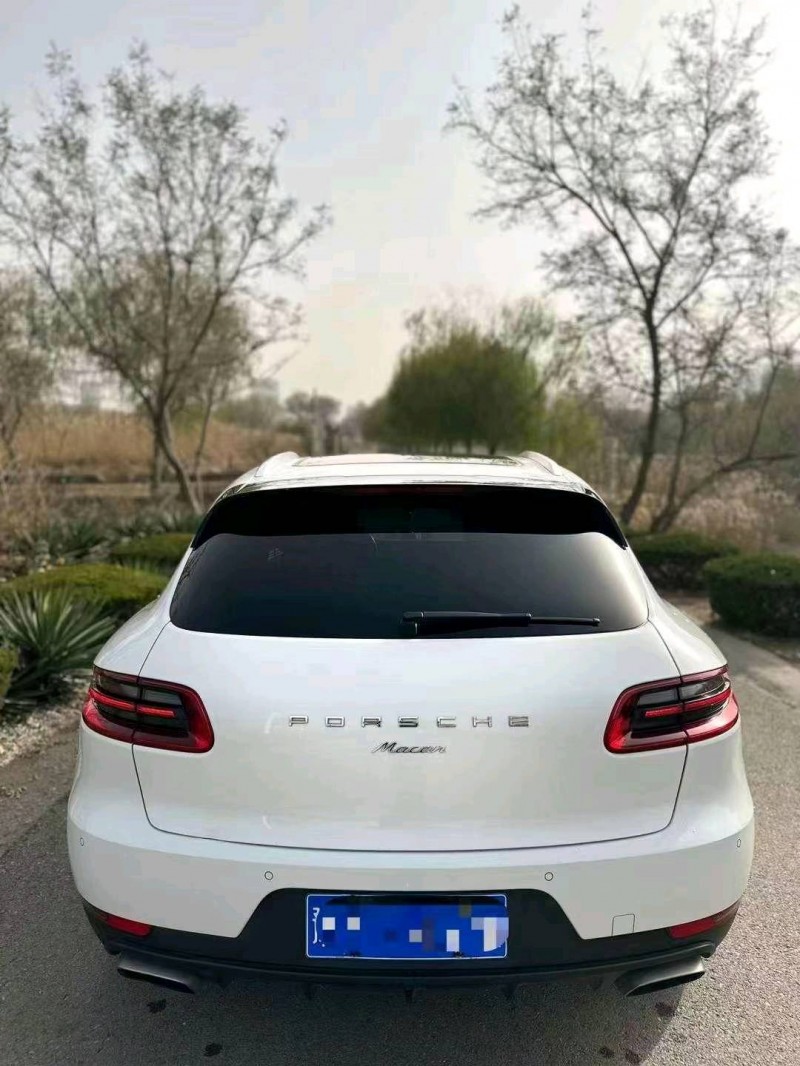 东营17年保时捷Macan2