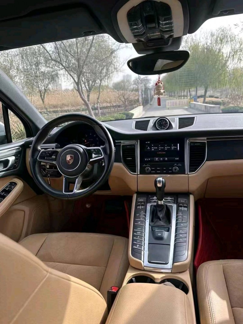 东营17年保时捷Macan3