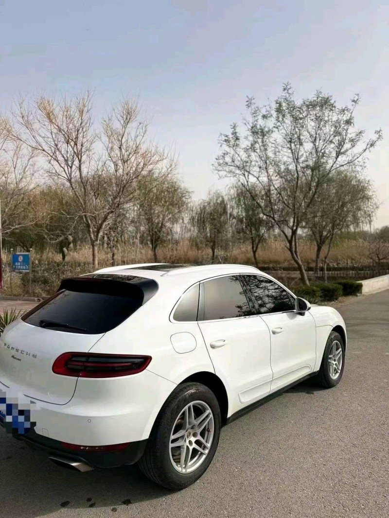 东营17年保时捷Macan7