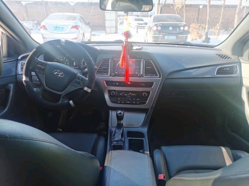 保定16年现代索纳塔九5